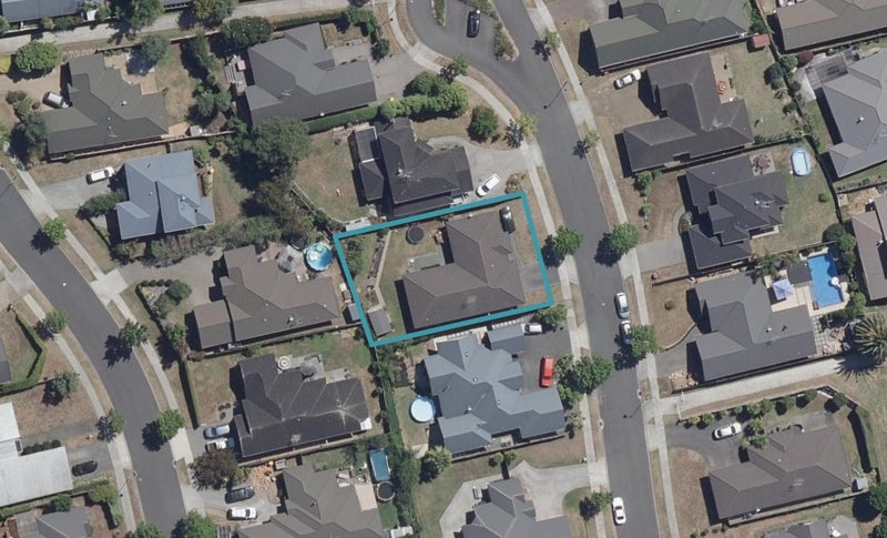 11 Parkwood Place, Huntington, Hamilton - Carousel 1