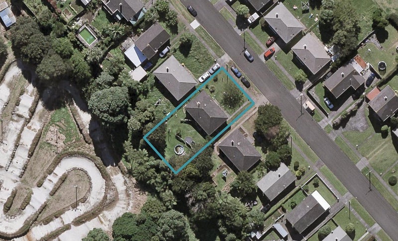 77 Cook Street, Marfell, New Plymouth - Carousel 1