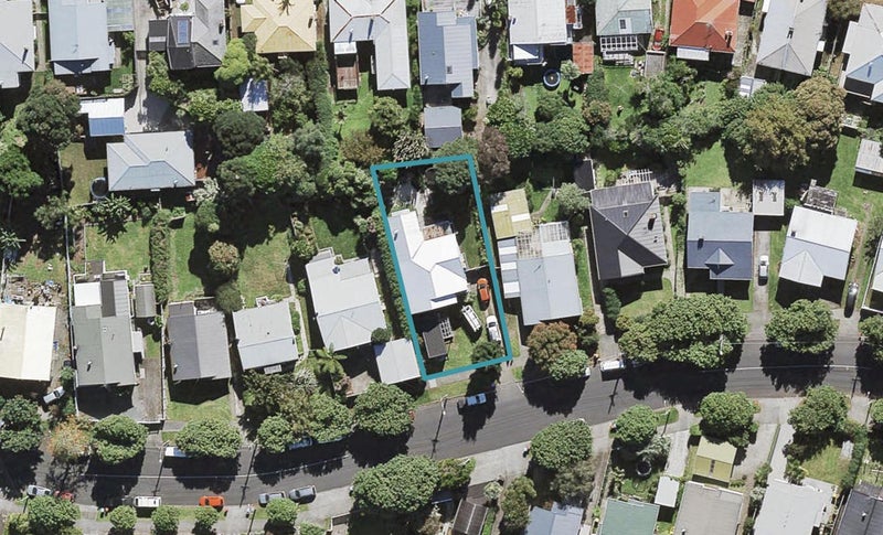 11A Altham Avenue, Mount Eden, Auckland - Carousel 1