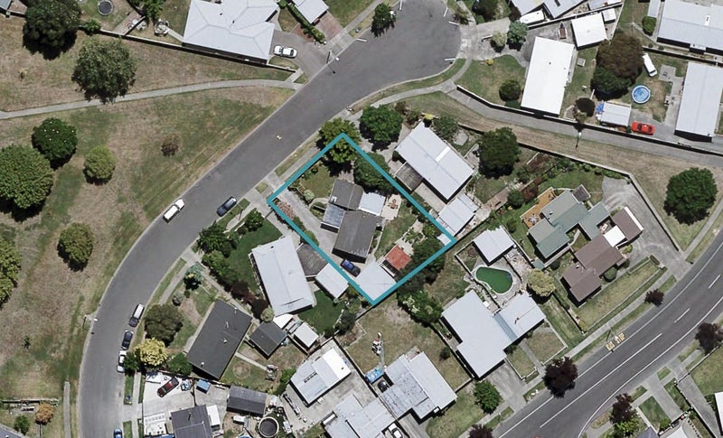 10 Clement Place, Greenmeadows, Napier - Carousel 1