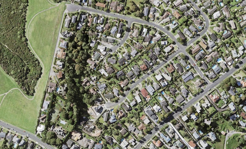 15 Copperfield Terrace, Mellons Bay, Auckland - Carousel 1