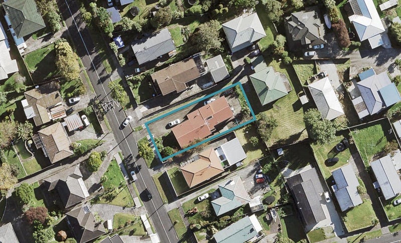10 Brothers Street, New Windsor, Auckland - Carousel 1