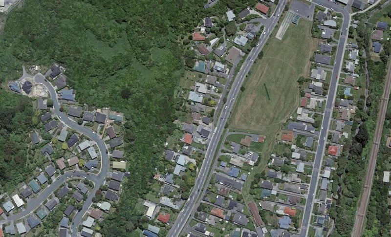 357 Main Road, Tawa, Wellington - Carousel 1