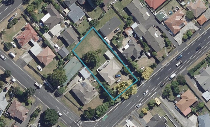 28 Forest Lake Road, Forest Lake, Hamilton - Carousel 1