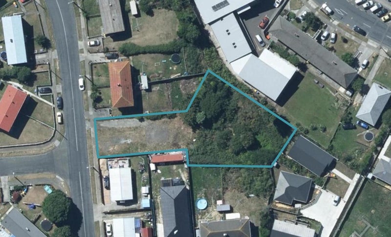 29 Bedford Street, Cannons Creek, Porirua - Carousel 1