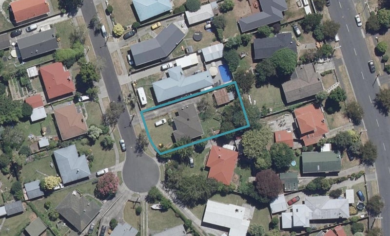 13 Cedar Place, Hillcrest, Hamilton - Carousel 1