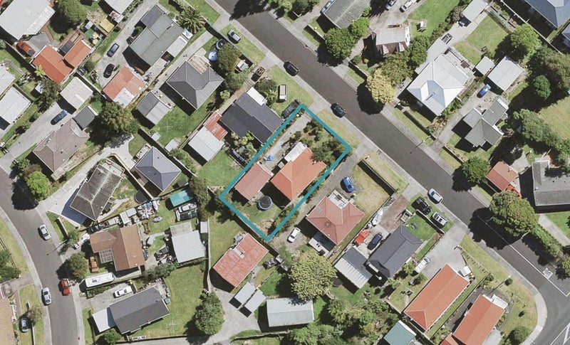 8 Solea Road, Sunnyvale, Auckland - Carousel 1