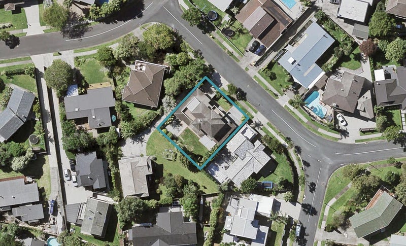 5 Andrea Place, Sunnyhills, Auckland - Carousel 1