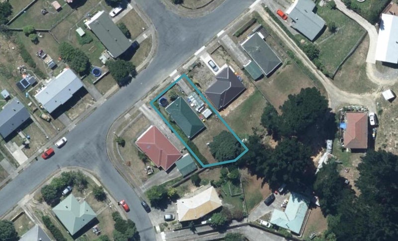 70 Arahura Crescent, Waitangirua, Porirua - Carousel 1