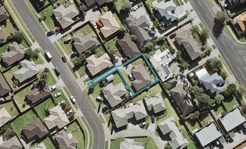 16 Langiola Drive, Favona, Auckland - Carousel 1