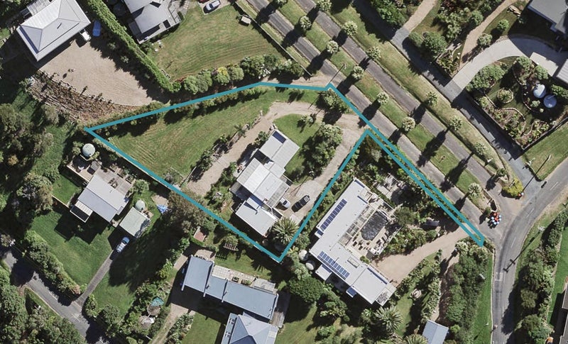 304A Sea View Road, Ostend, Waiheke Island - Carousel 1