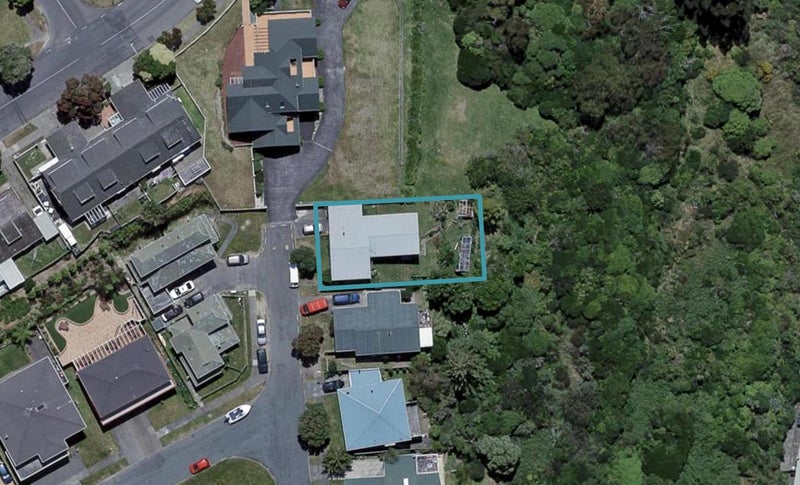 28 Waiwera Crescent, Maupuia, Wellington - Carousel 1