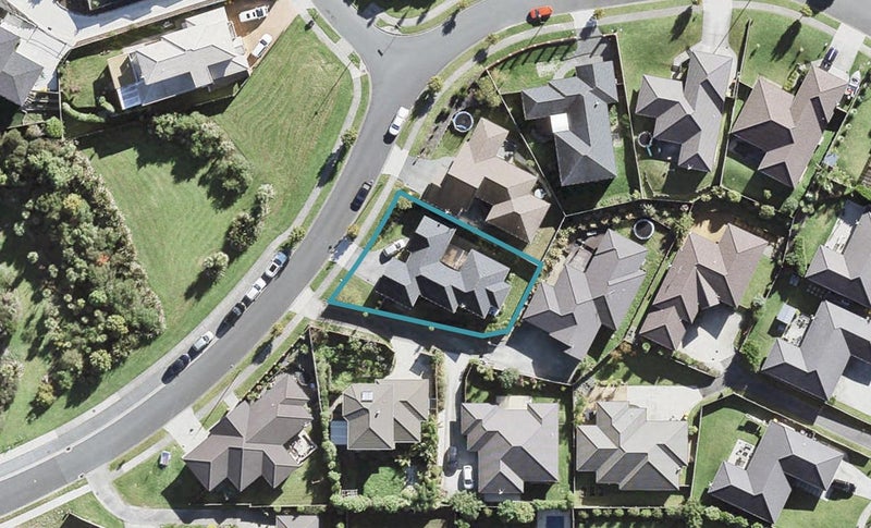12 Travis View Drive, Fairview Heights, Auckland - Carousel 1