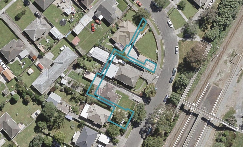 2/14 Rainey Grove, Taita, Lower Hutt - Carousel 1