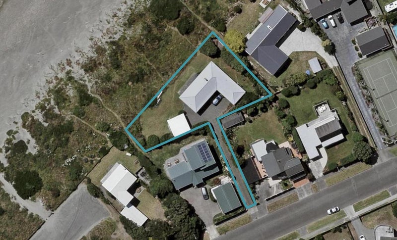 111 Field Way, Waikanae Beach, Waikanae - Carousel 1