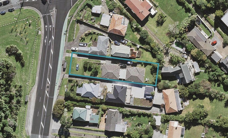 1/265 Glenfield Road, Hillcrest, Auckland - Carousel 1