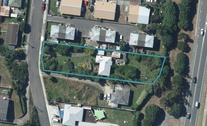 12 Ngatitoa Street, Takapuwahia, Porirua - Carousel 1