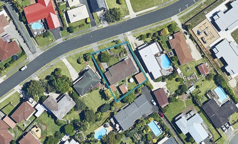 14 Clivedene Street, Matua, Tauranga - Carousel 1