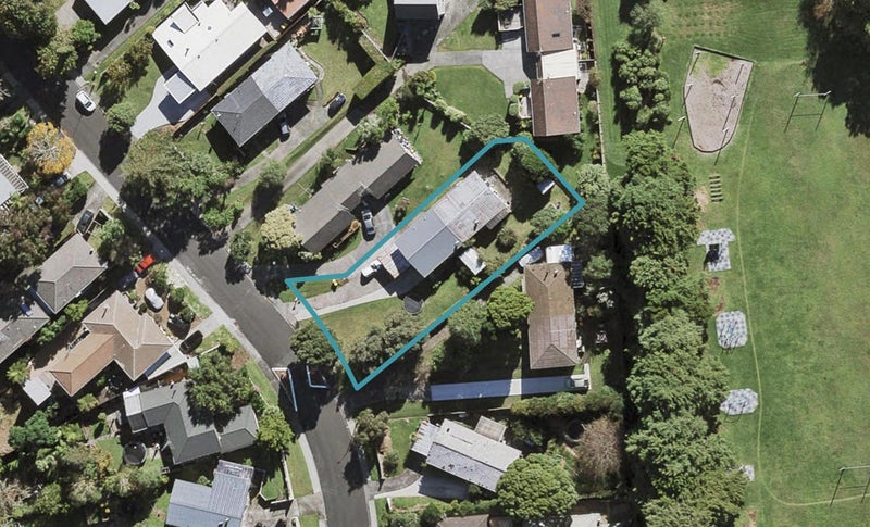 1/20 Gladys Avenue, Glenfield, Auckland - Carousel 1