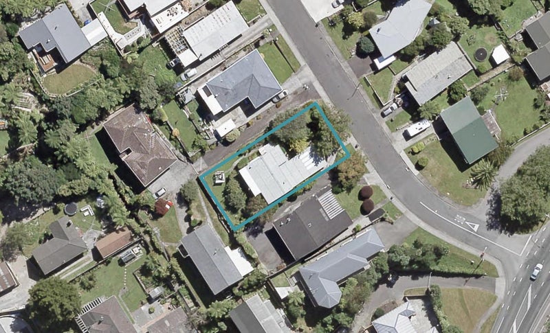 9 Sunnyview Drive, Brown Owl, Upper Hutt - Carousel 1