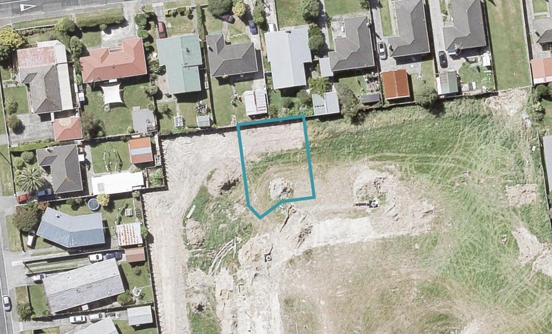 17 Henrietta Maxwell Grove, Wainuiomata, Lower Hutt - Carousel 1