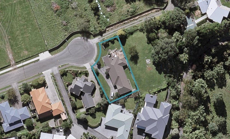 14 Tupare Place, Highlands Park, New Plymouth - Carousel 1