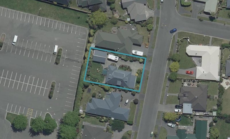 15 Farnswood Place, Redwood, Christchurch - Carousel 1