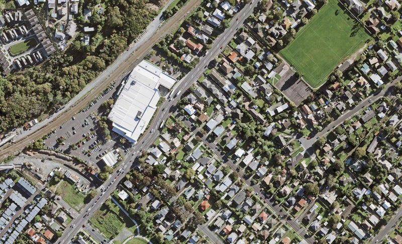1/2 Ennismore Road, Mount Albert, Auckland - Carousel 1