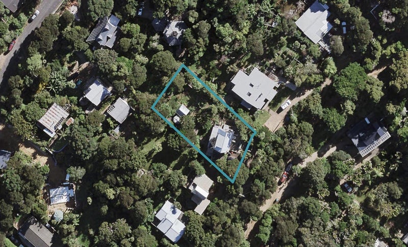 10 Taraire Street, Ostend, Waiheke Island - Carousel 1
