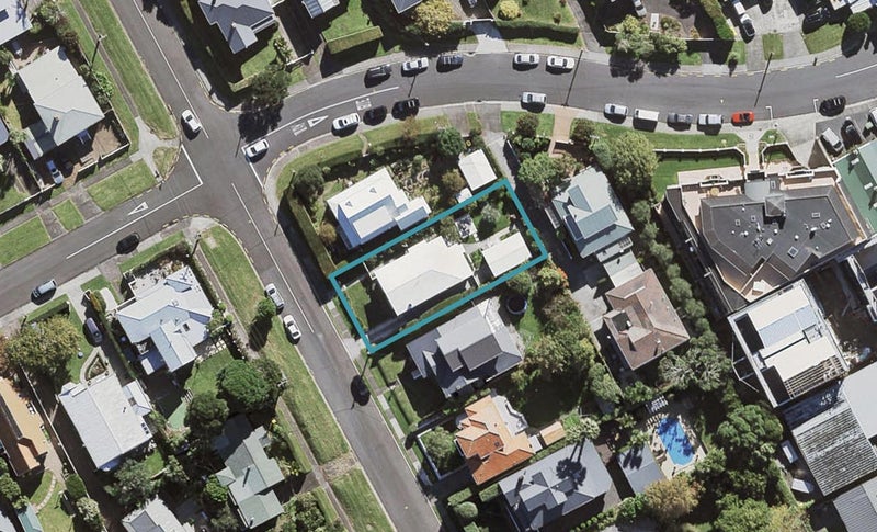 47 Palmerston Road, Birkenhead, Auckland - Carousel 1