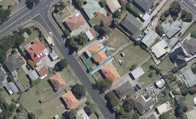1/42 Douglas Crescent, Fairfield, Hamilton - Carousel 1