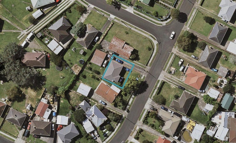 27B Awatere Street, Clover Park, Auckland - Carousel 1