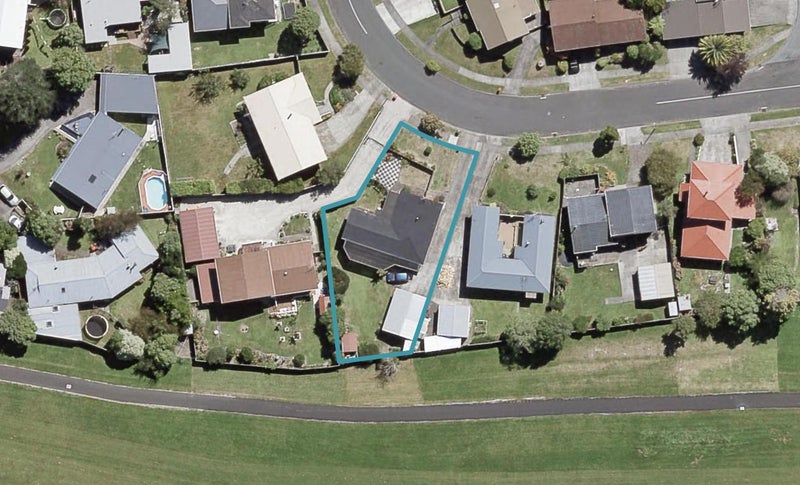 14 Brightwater Crescent, Totara Park, Upper Hutt - Carousel 1