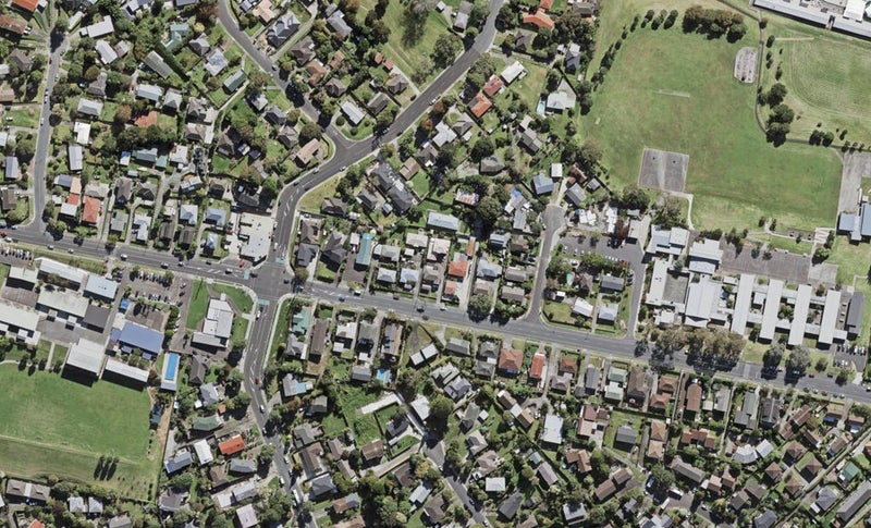 2/124 Chivalry Road, Glenfield, Auckland - Carousel 1