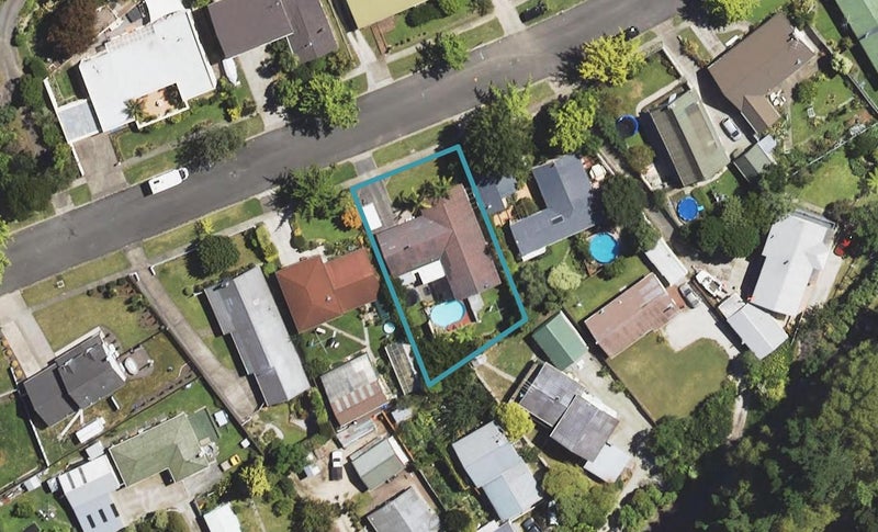 33 Sunvale Crescent, Whataupoko, Gisborne - Carousel 1