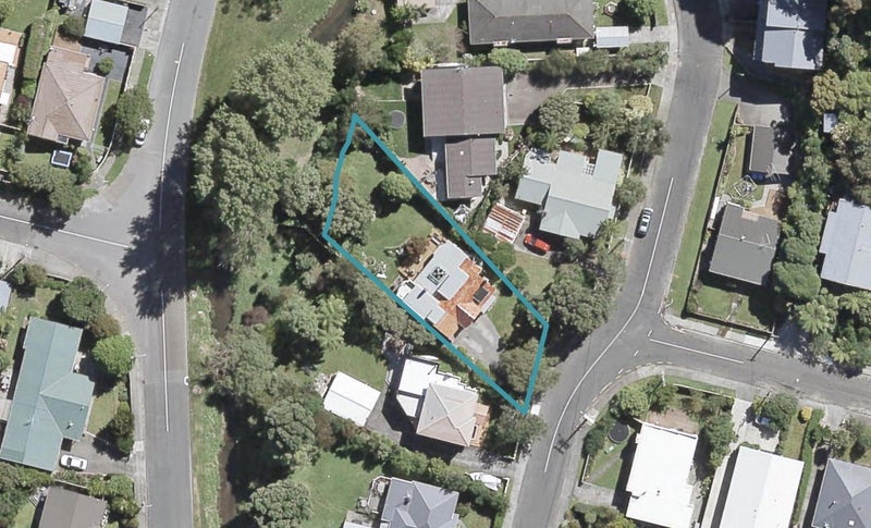 9 Woodvale Grove, Fairfield, Lower Hutt - Carousel 1