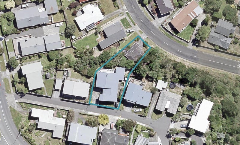 1/2 Lilac Lane, Maungaraki, Lower Hutt - Carousel 1