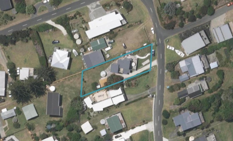 14 Eveline Street, Mangawhai Heads, Mangawhai - Carousel 1