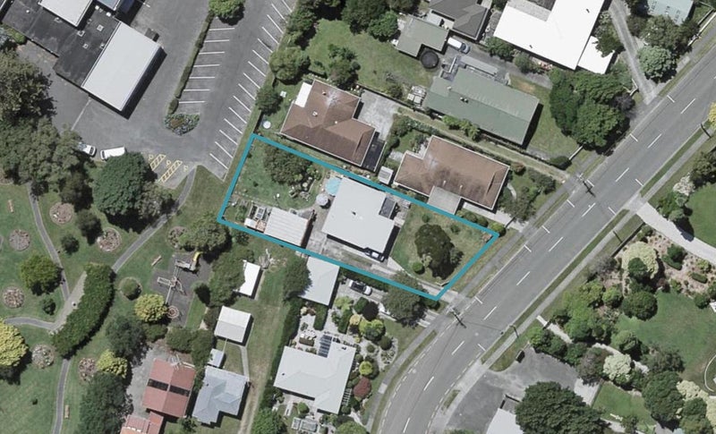4 Seddon Street, Waikanae - Carousel 1