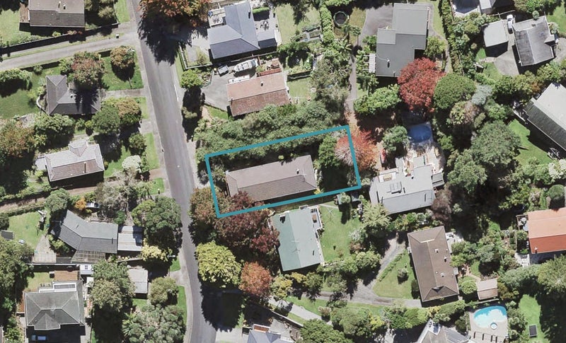 1/9 Havelle Avenue, Titirangi, Auckland - Carousel 1