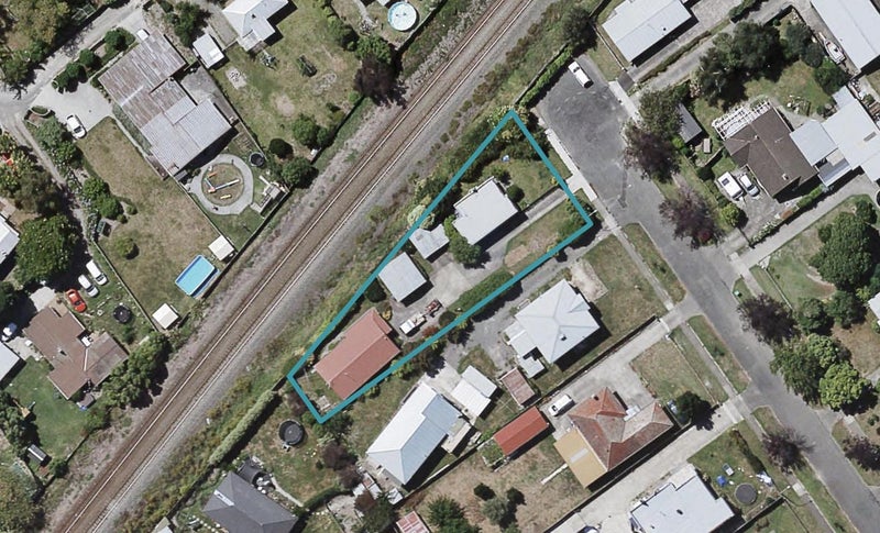 101A Mayfair Avenue, Mayfair, Hastings - Carousel 1