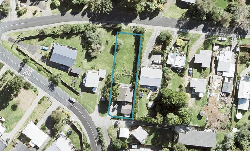 5 RATA Road, STANMORE BAY, Whangaparaoa - Carousel 1