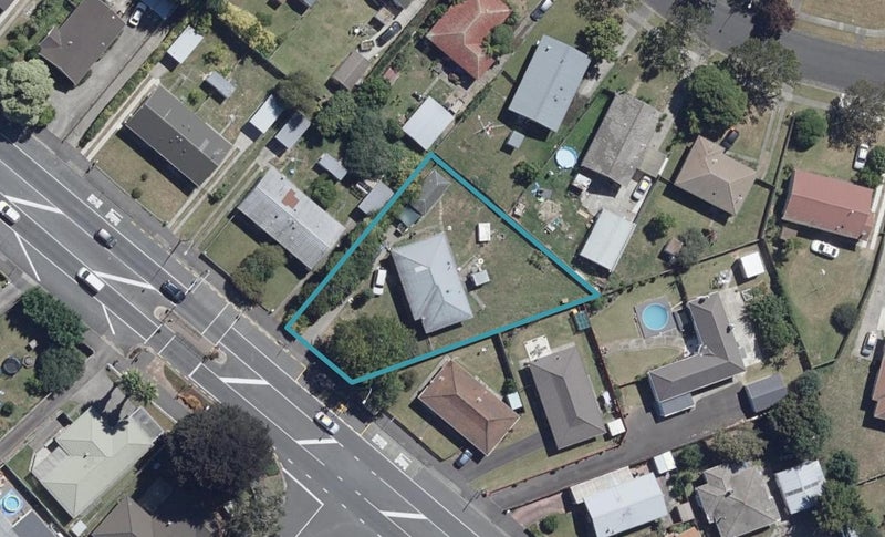 20 Hukanui Road, Fairfield, Hamilton - Carousel 1