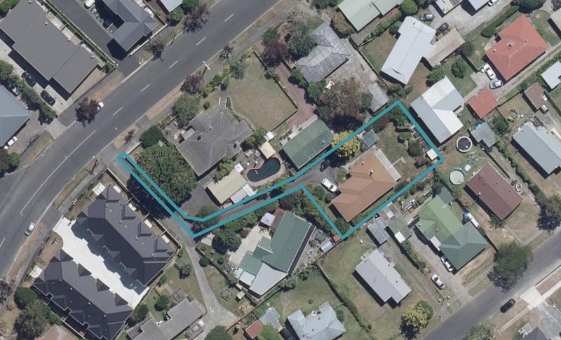 84 Carrington Avenue, Silverdale, Hamilton - Carousel 1