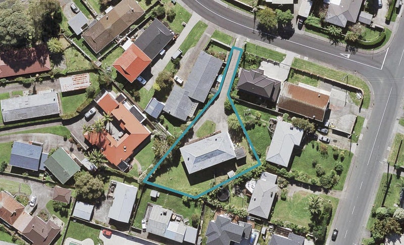 2/151A Farquhar Road, Glendene, Auckland - Carousel 1