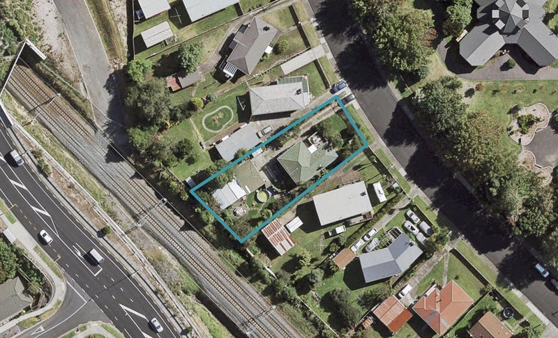 9 Ferguson Street, Manurewa East, Auckland - Carousel 1