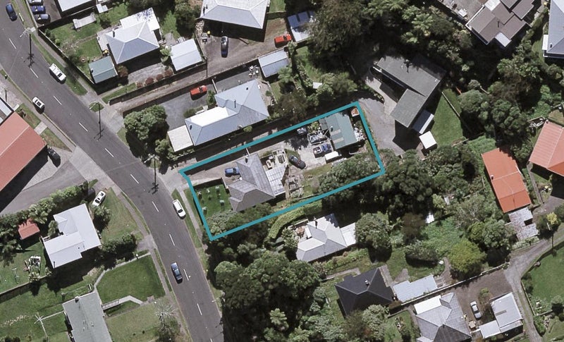 17 Seaview Road, Marfell, New Plymouth - Carousel 1