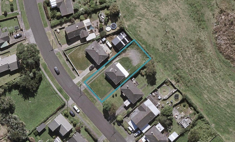 86 Cook Street, Marfell, New Plymouth - Carousel 1