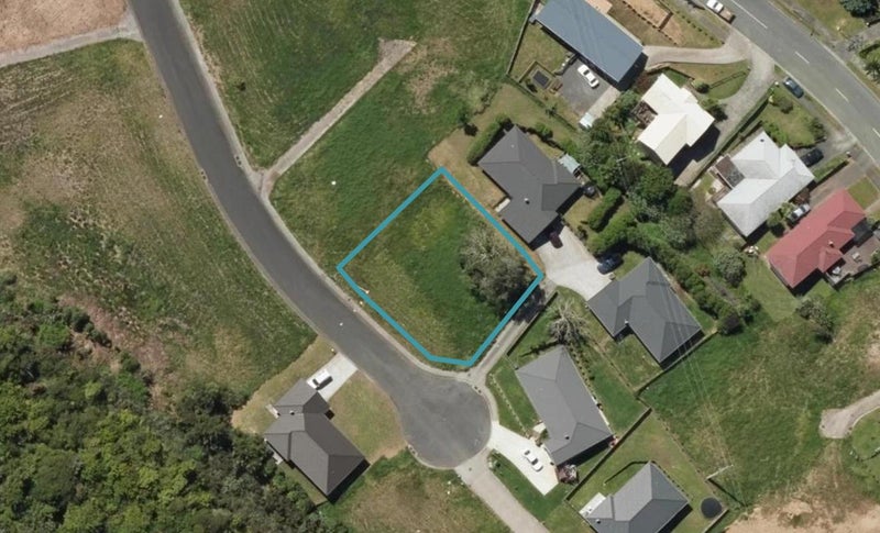 7 Cole Terrace, Kamo, Whangarei - Carousel 1