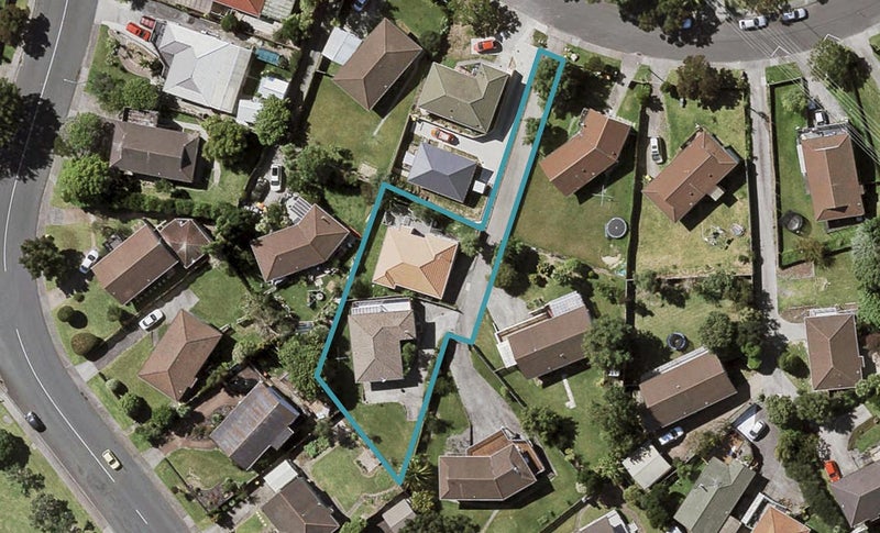 1/9 Santiago Crescent, Unsworth Heights, Auckland - Carousel 1